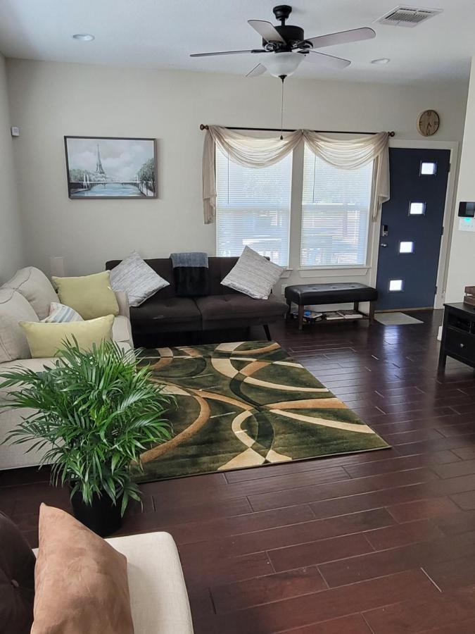 Spacious Townhouse Minutes From Downtown Sa. San Antonio Esterno foto